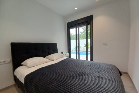 Huvila myytävänä Pilar de la Horadada, Alicante, Espanja, 3 makuuhuonetta, 83 m2 No. 125906 - kuva 11
