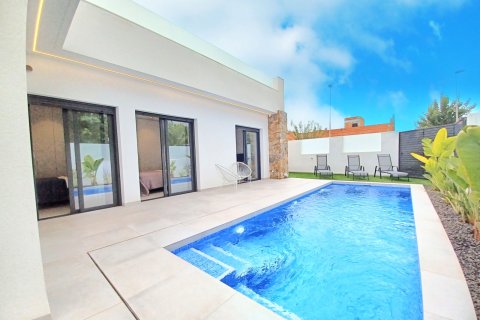 Huvila myytävänä Pilar de la Horadada, Alicante, Espanja, 3 makuuhuonetta, 83 m2 No. 125906 - kuva 2