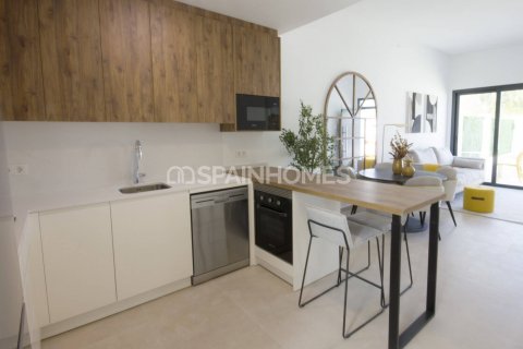 Продажа пентхауса в Сан-Фульхенсио, Аликанте, Испания 2 спальни, 63м2 №120580 - фото 11