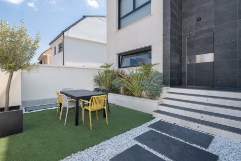 House à vendre Madrid, Espagne, 3 chambres, 209 m2 No. 122062 - photo 16
