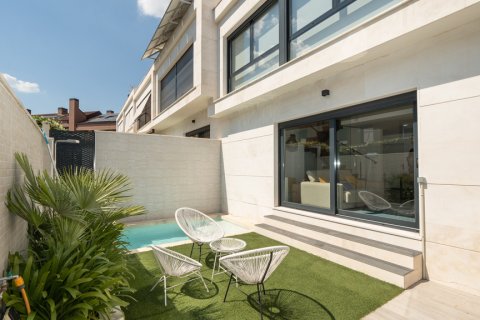 House à vendre Madrid, Espagne, 3 chambres, 209 m2 No. 122062 - photo 7