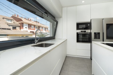 House à vendre Madrid, Espagne, 3 chambres, 209 m2 No. 122062 - photo 12