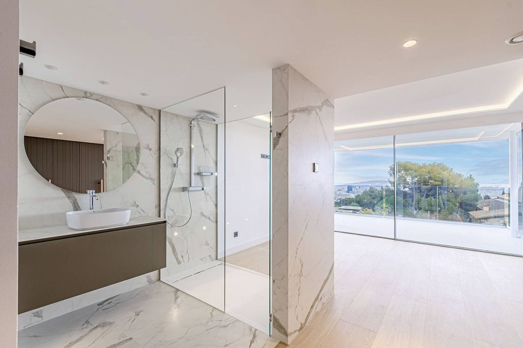 Māja Barcelona, Spānijā 6 istabas, 1216 m2 Nr. 130279