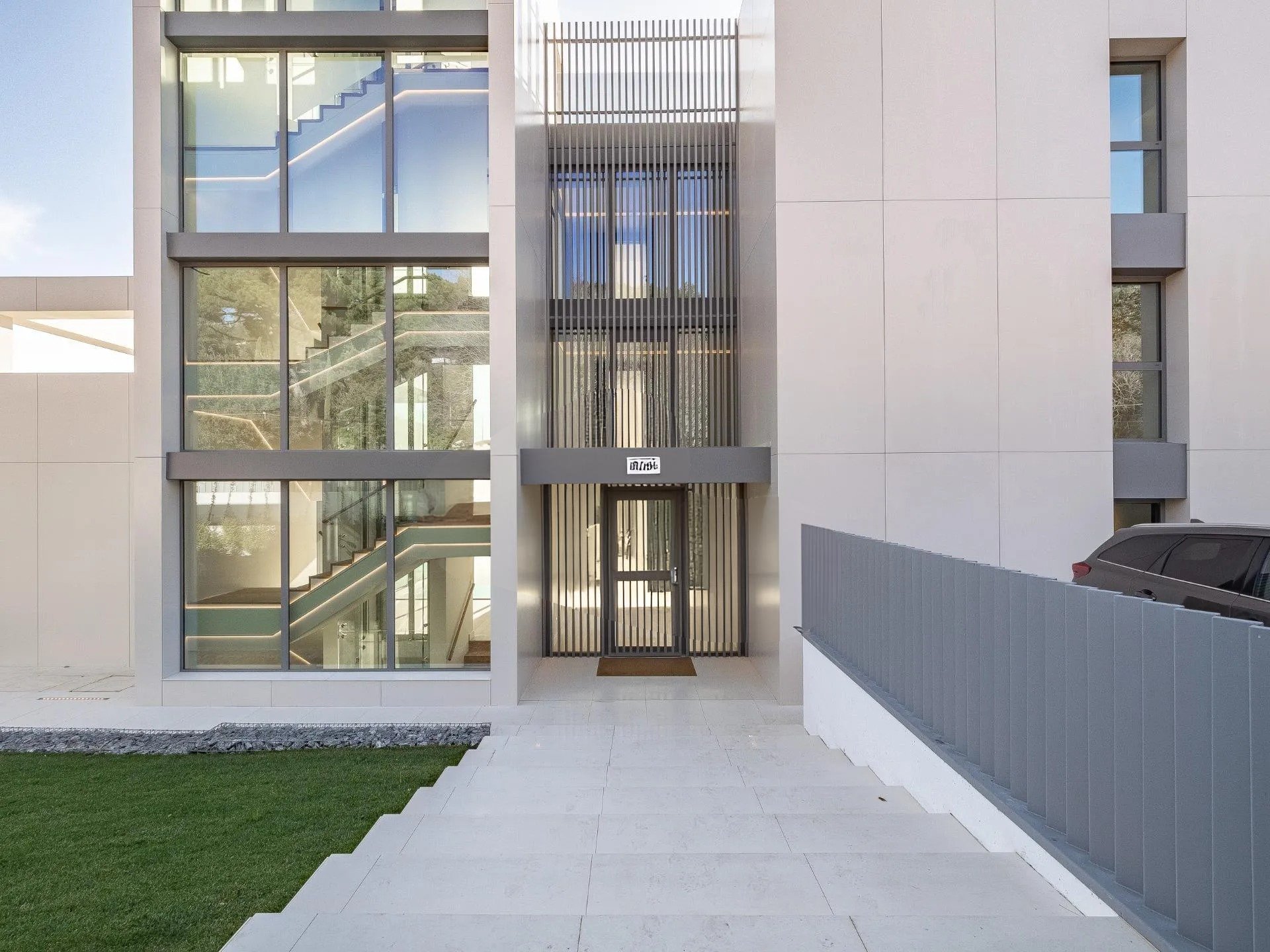 Māja Barcelona, Spānijā 6 istabas, 1216 m2 Nr. 130279