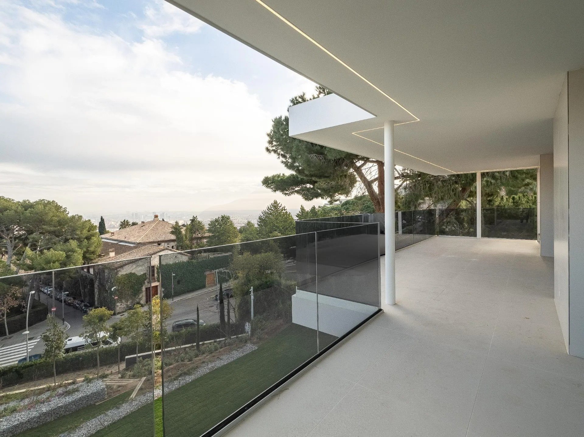 Māja Barcelona, Spānijā 6 istabas, 1216 m2 Nr. 130279