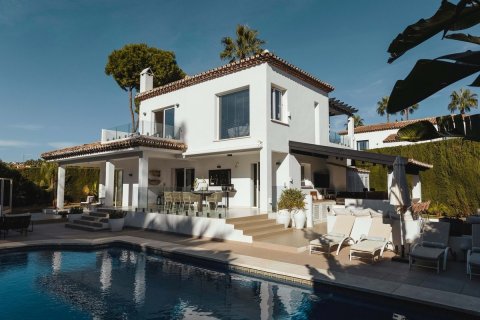 Villa à vendre Marbella, Malaga, Espagne, 4 chambres, 224 m2 No. 122753 - photo 1