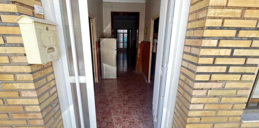 Apartment Torrevieja, Alicante, Spain 4 bedrooms, 120 sq.m. No. 125259