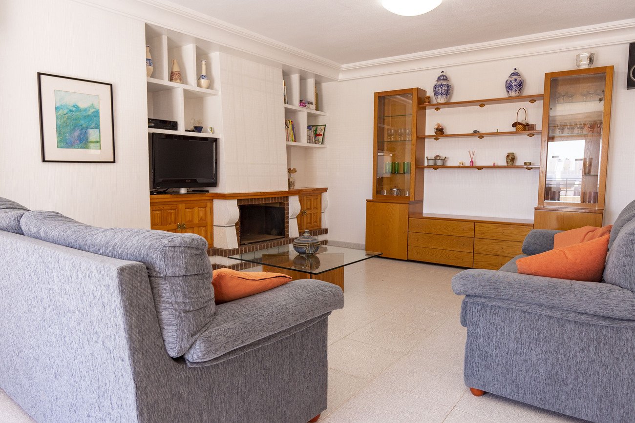Apartment in Torrevieja, Alicante, Spain 7 bedrooms,  No. 125075
