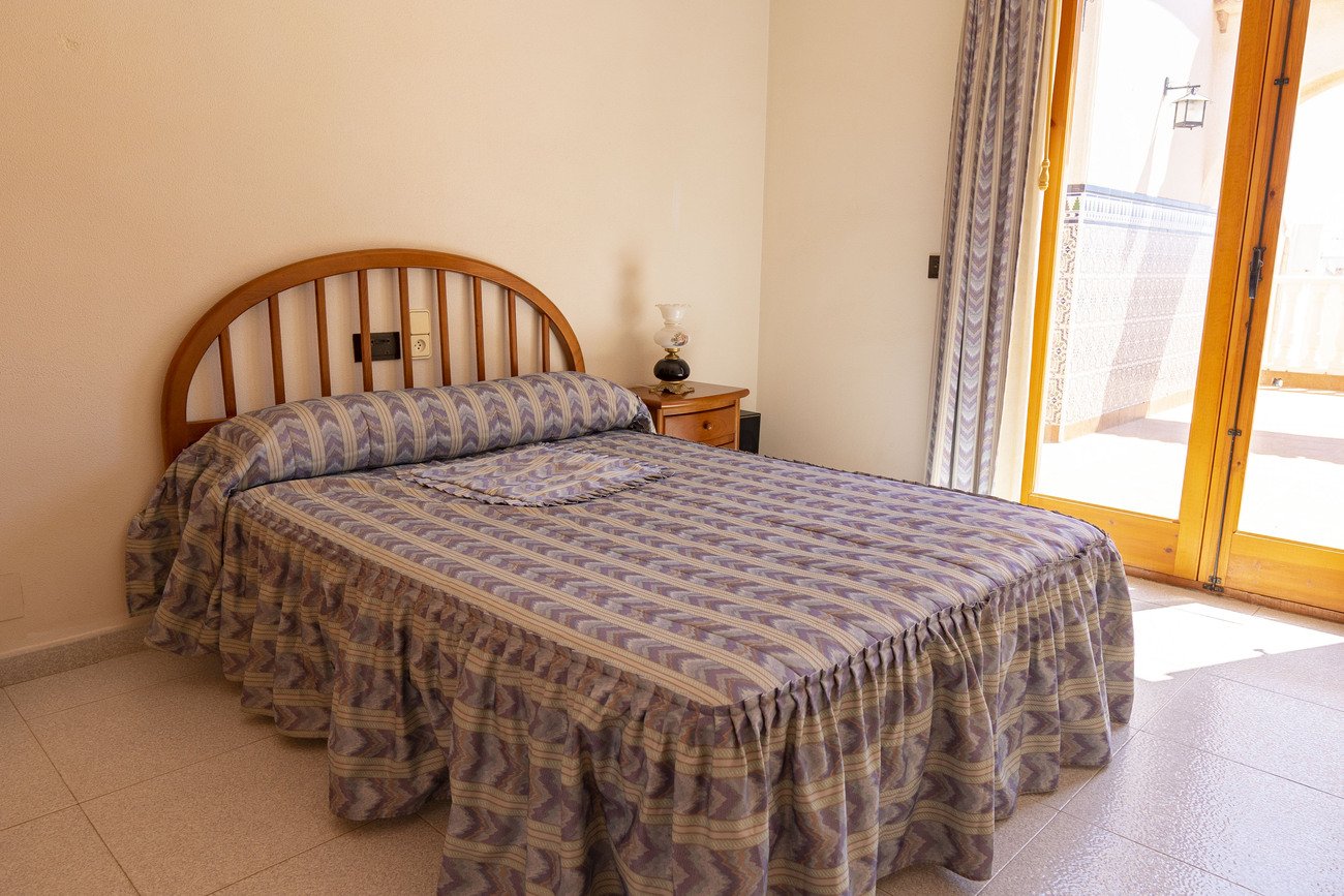 Apartment in Torrevieja, Alicante, Spain 7 bedrooms,  No. 125075