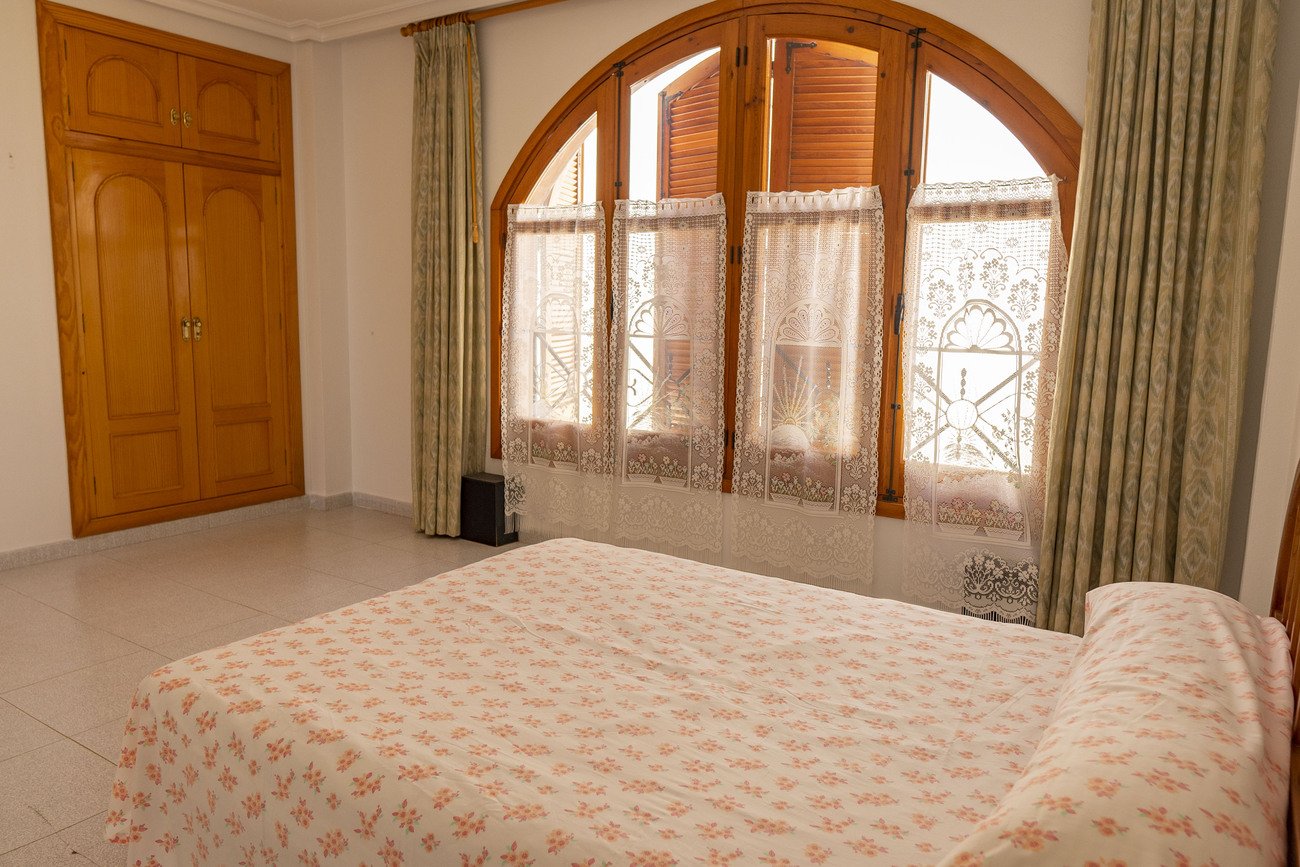 Apartment in Torrevieja, Alicante, Spain 7 bedrooms,  No. 125075
