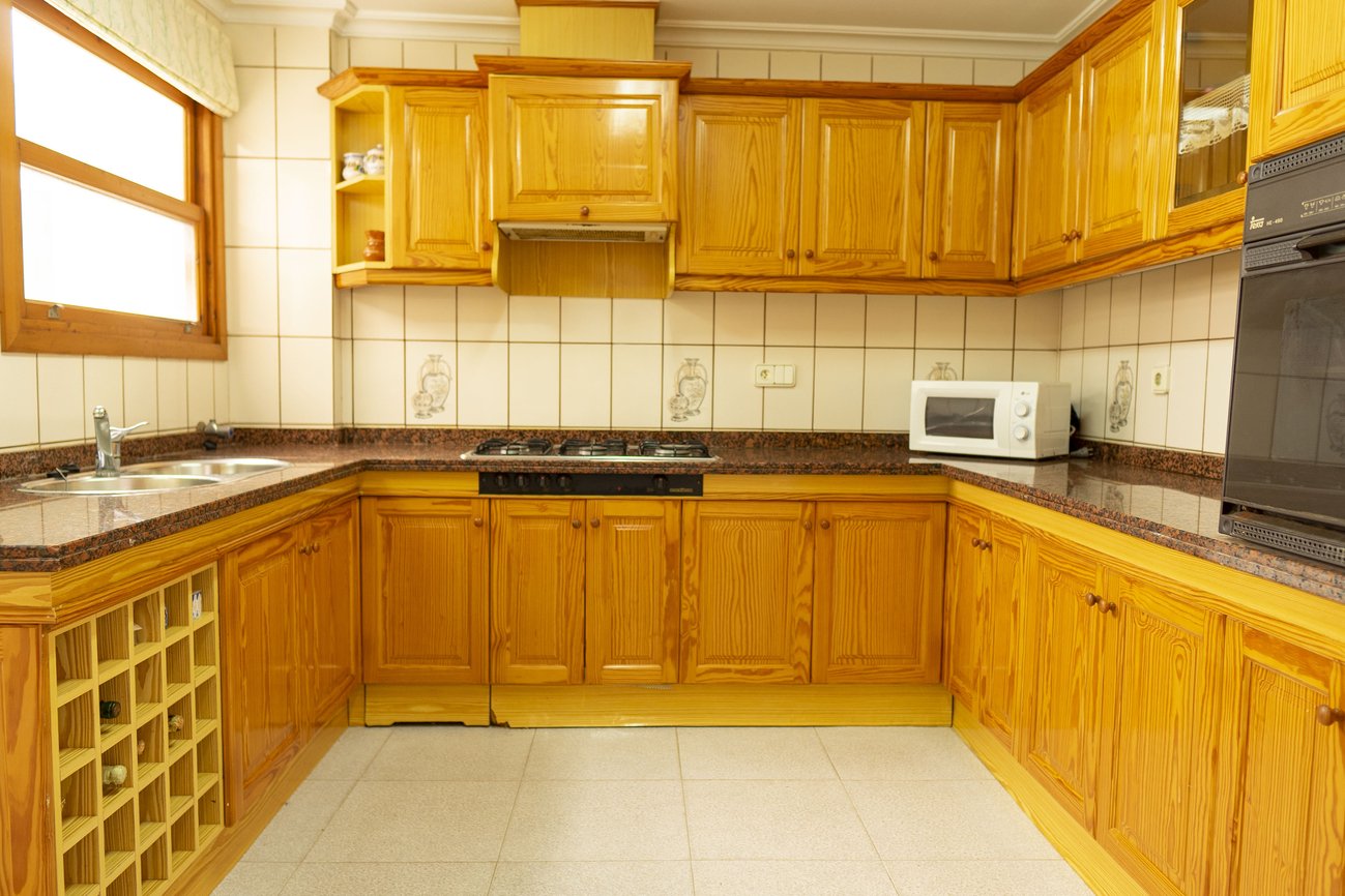 Apartment in Torrevieja, Alicante, Spain 7 bedrooms,  No. 125075