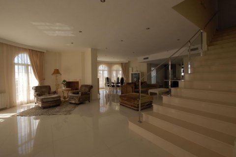 Villa for sale Ciudad Quesada, Alicante, Spain 5 bedrooms, 380 sq.m. No. 125410 - photo 18