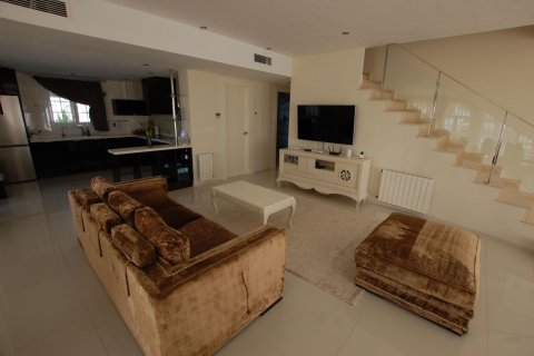 Villa for sale Ciudad Quesada, Alicante, Spain 5 bedrooms, 380 sq.m. No. 125410 - photo 20