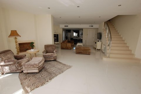 Villa for sale Ciudad Quesada, Alicante, Spain 5 bedrooms, 380 sq.m. No. 125410 - photo 15