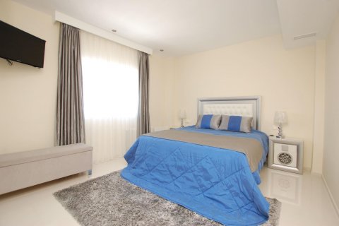 Villa for sale Ciudad Quesada, Alicante, Spain 5 bedrooms, 380 sq.m. No. 125410 - photo 24