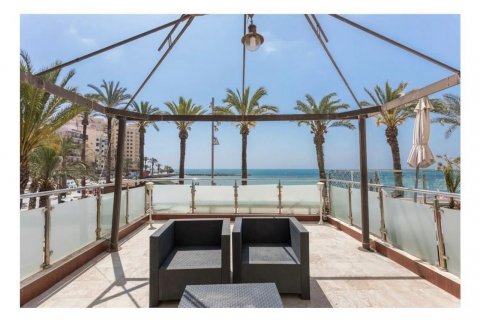 Townhouse for sale Torrevieja, Alicante, Spain 4 bedrooms, 180 sq.m. No. 125409 - photo 1