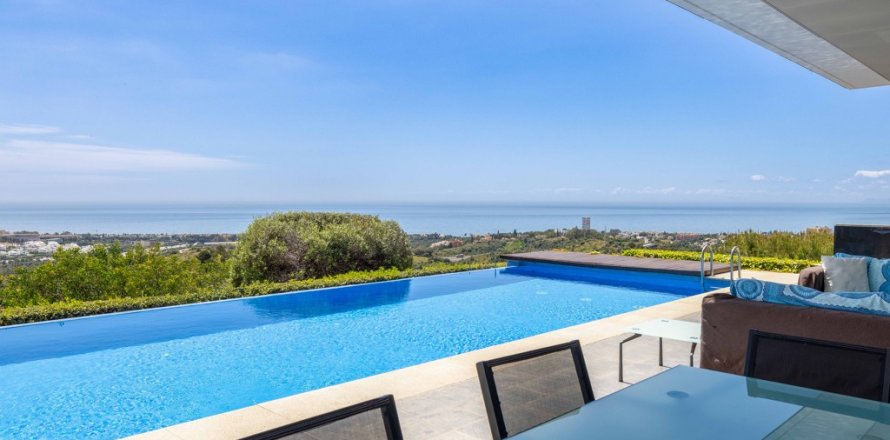 Villa Marbella, Malaga, Spanien 5 sovrum, 523.35 kvm. Nr. 120357