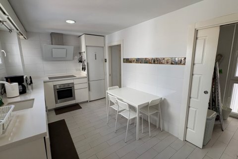 Apartment for rent Malaga, Spain 4 bedrooms, 172 sq.m. No. 120359 - photo 21