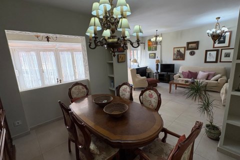Apartment for rent Malaga, Spain 4 bedrooms, 172 sq.m. No. 120359 - photo 4