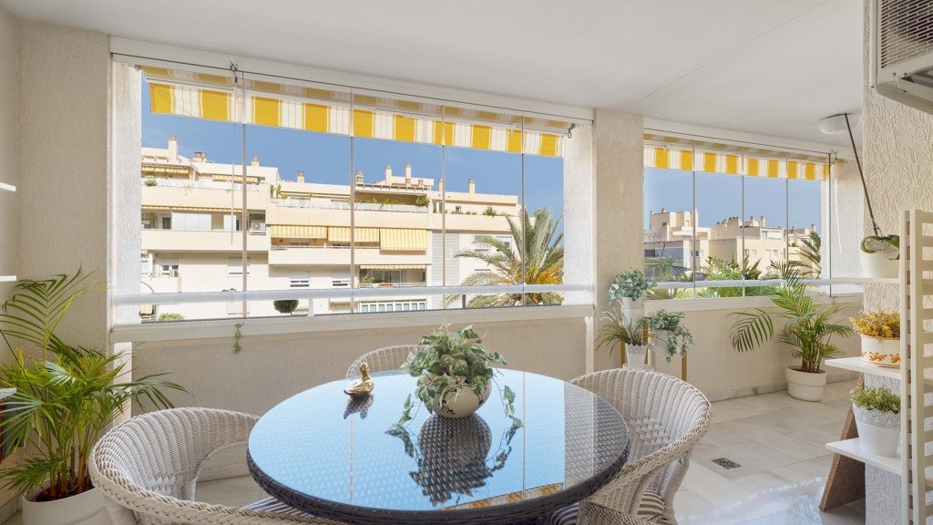 Lägenhet i Malaga, Spanien 5 sovrum, 221 kvm. Nr. 120358