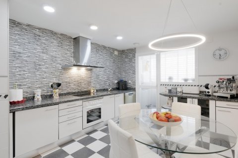 Продажа квартиры в Малага, Испания 5 спален, 221м2 №120358 - фото 22